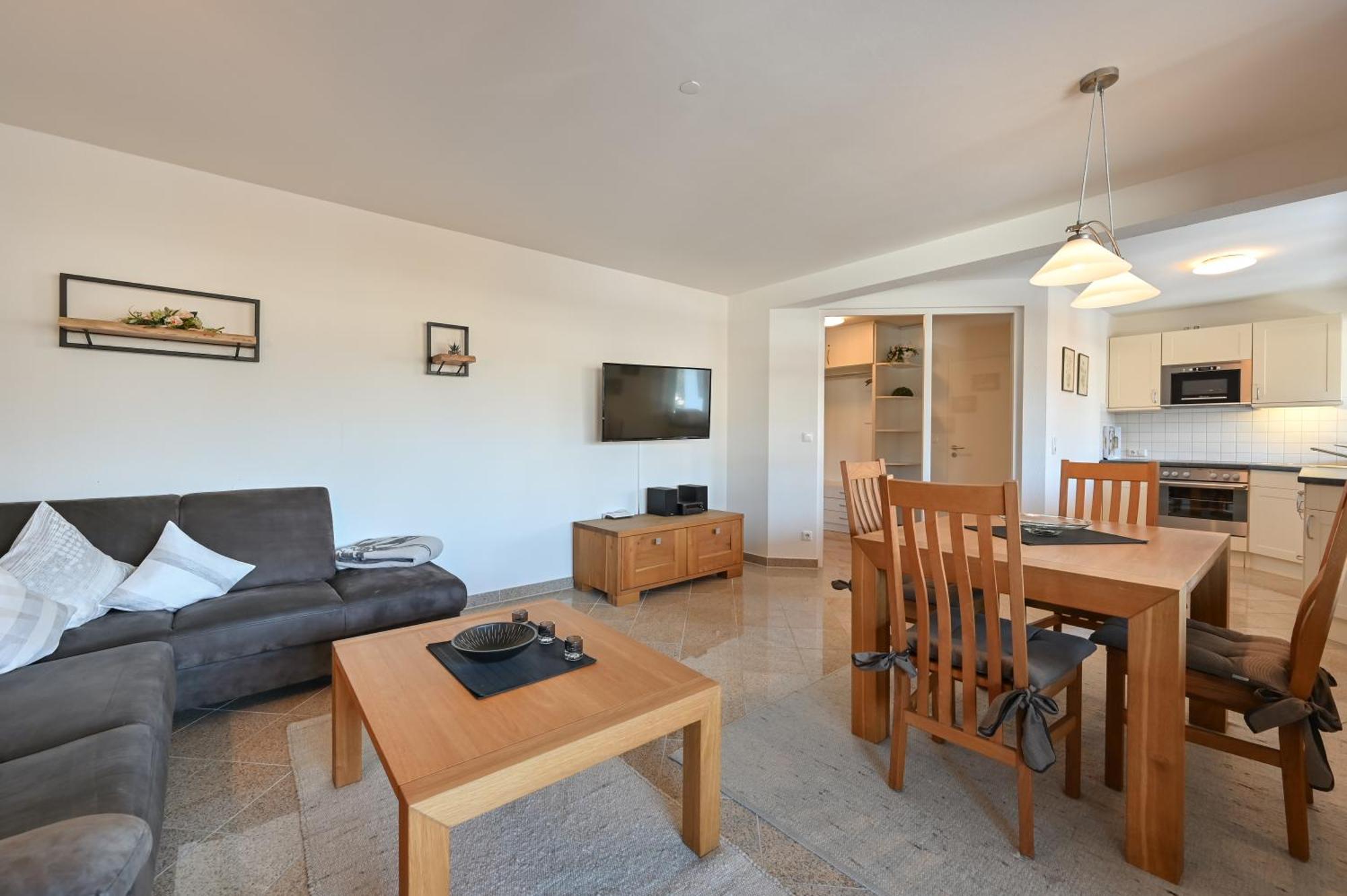 Ewers Apartment *