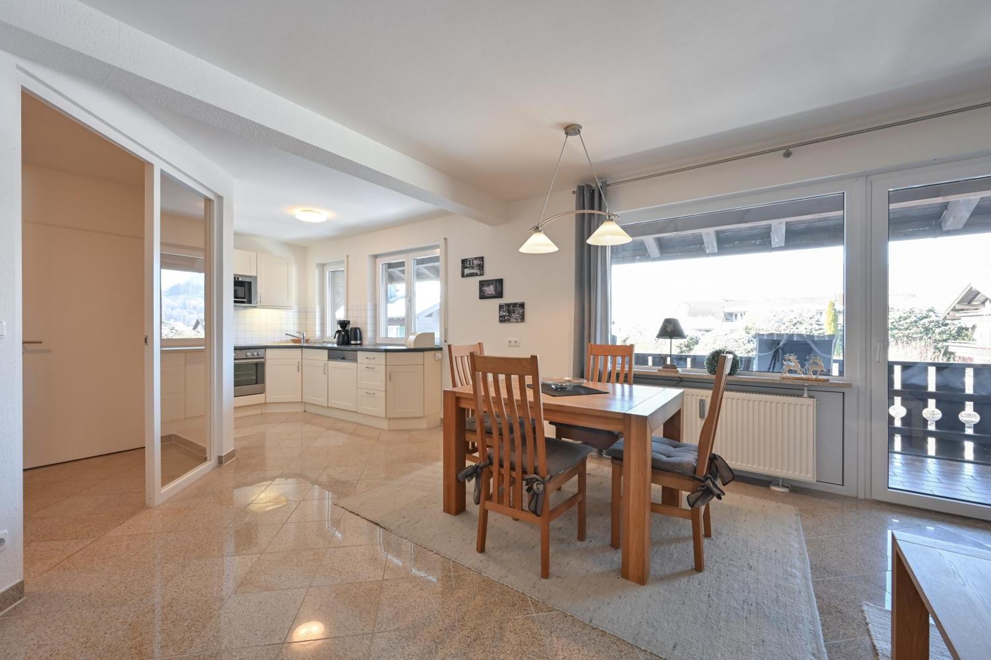 Apartment Ewers *